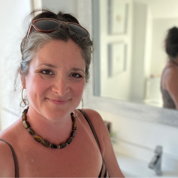 Meet your Posher, Monick - Picture 2 of 2